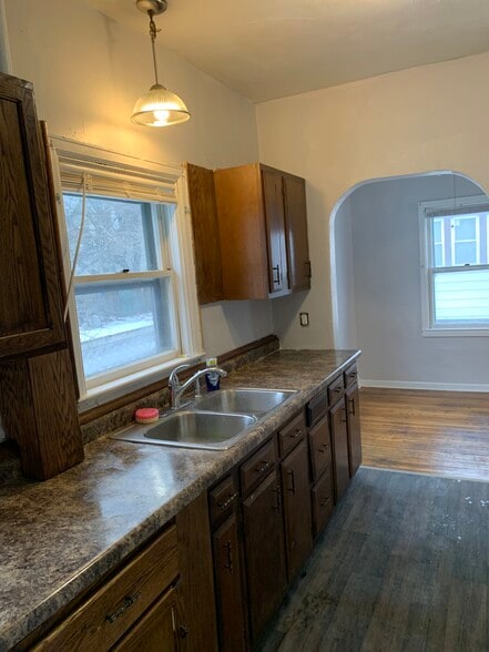 Building Photo - 414 Cottage St