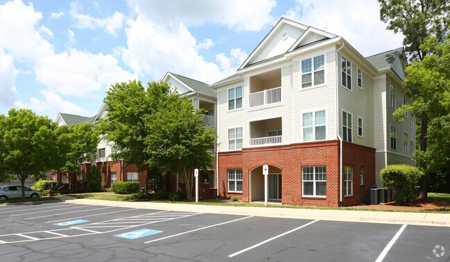 Building Photo - Falls Pointe at the Park Apartments