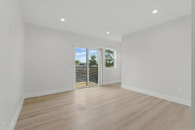 Building Photo - 6708 Riverton Ave