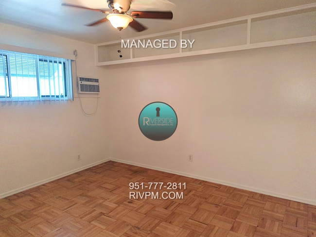 Building Photo - This centrally located Riverside duplex will go fast!!