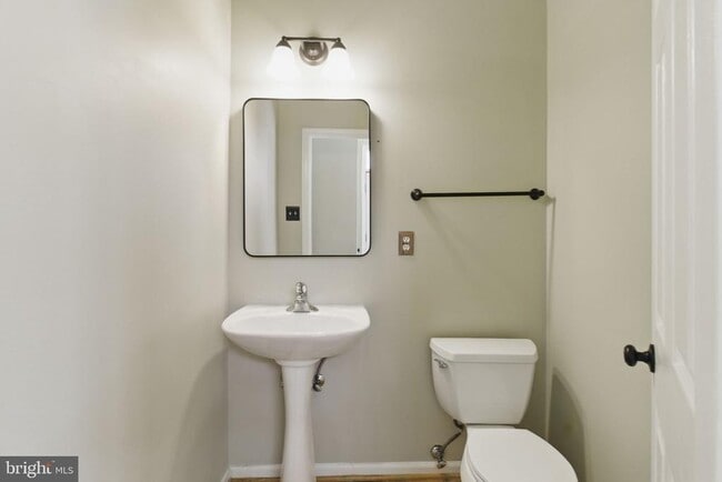 Building Photo - 20801 Shamrock Glen Cir