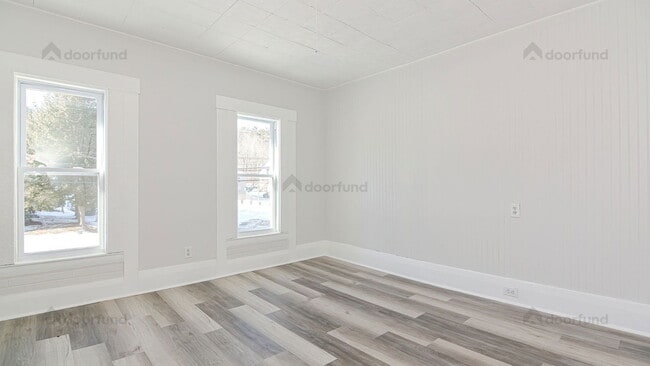 Building Photo - 220 S Main St