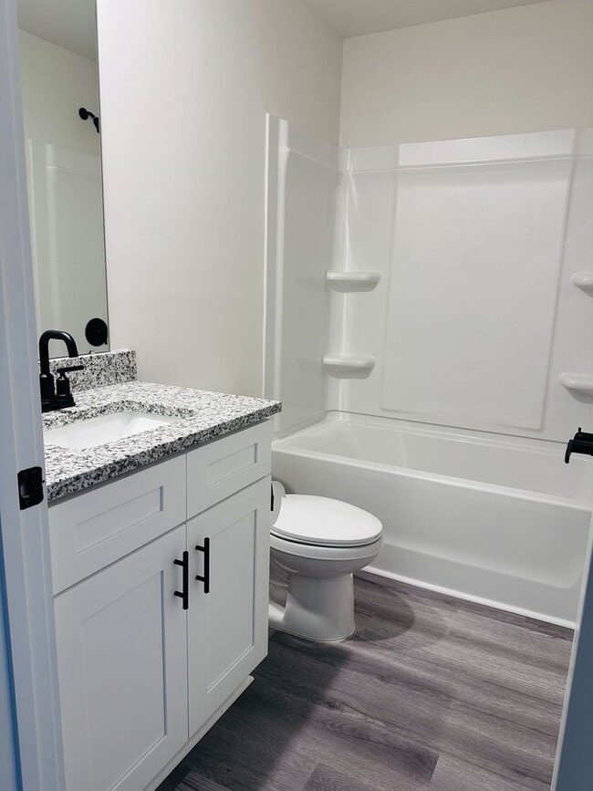 Building Photo - 222 22nd Ave NE