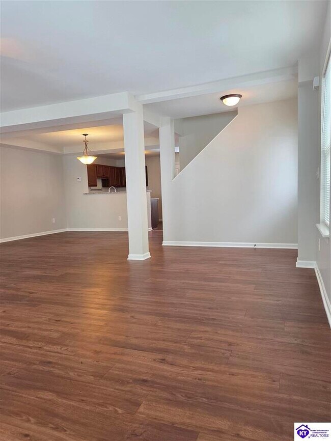 Building Photo - 158 Vineland Pkwy Dr