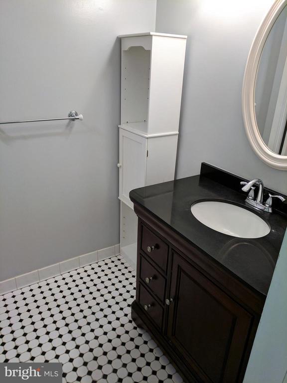 Building Photo - 3719 Madison Ln