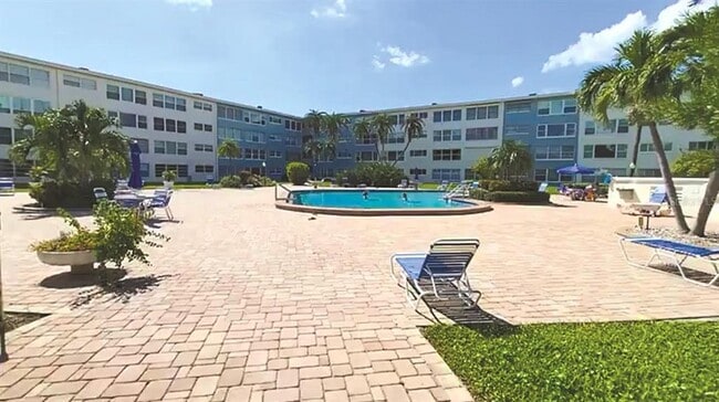 Building Photo - 6161 Gulf Winds Dr