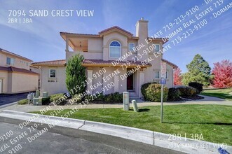 Building Photo - Townhome in gated community