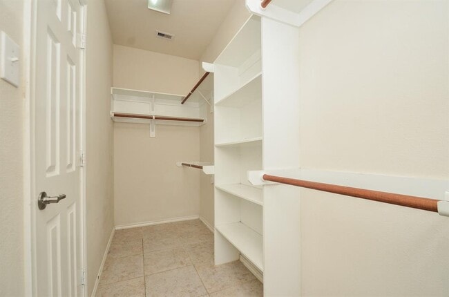 Building Photo - 12214 Iris Hollow Way