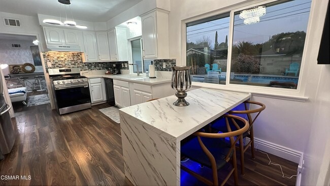 Building Photo - 1572 Dover Ave