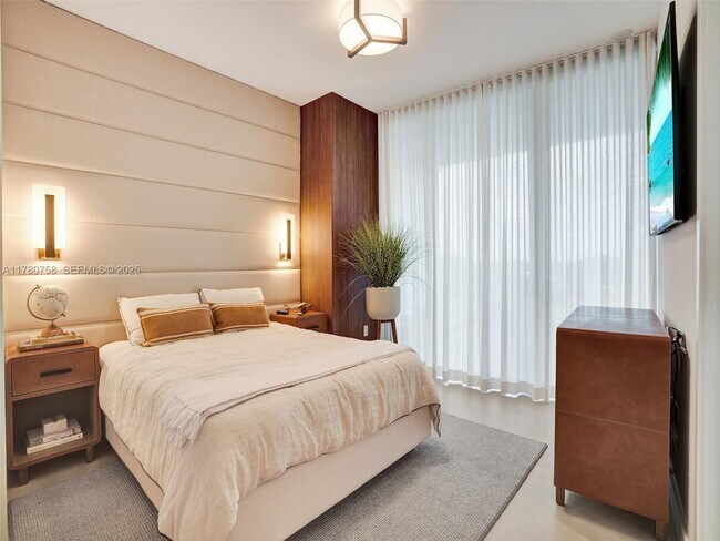 Building Photo - 2200 N Ocean Blvd