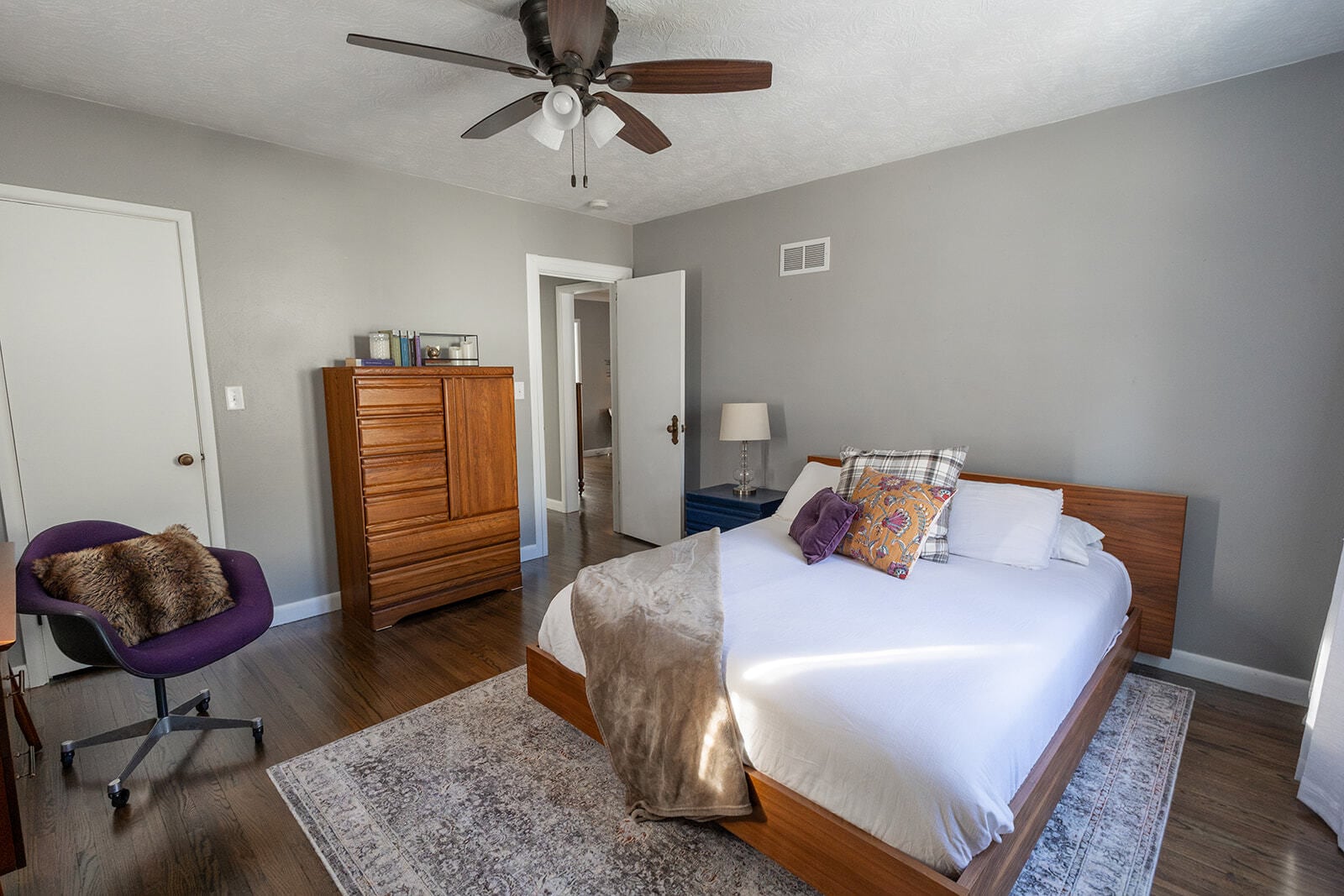 Building Photo - 1621 W 22nd St