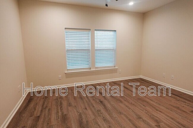 Building Photo - 153 Lower Creek Dr