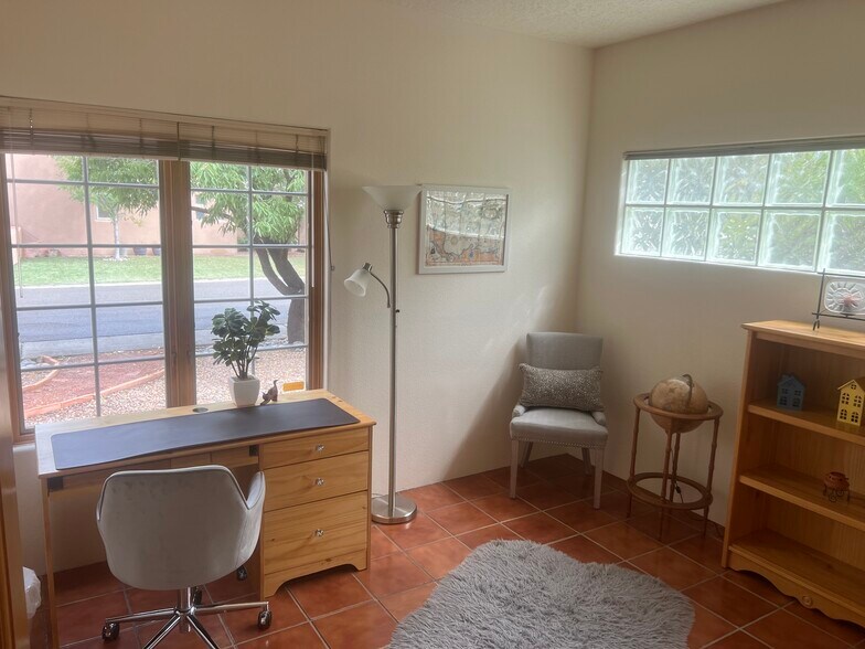 Building Photo - 2504 Griegos Pl NW