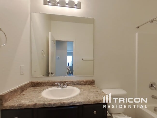 Building Photo - 38169 W Vera Cruz Dr