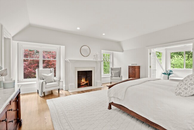 Building Photo - 7 Mayflower Ln