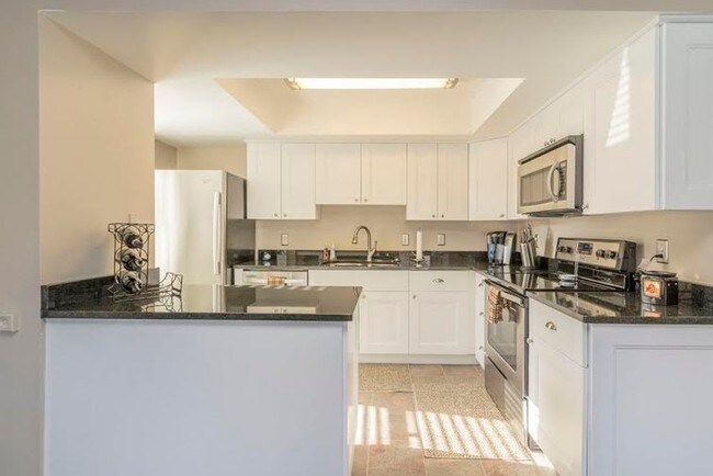 Building Photo - 5335 Tara Hill Dr