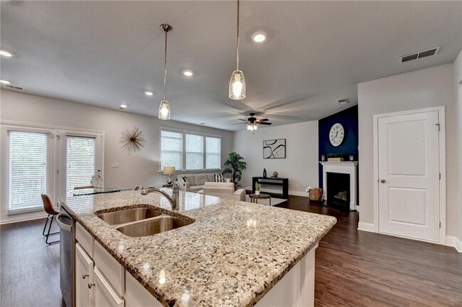 Building Photo - 2017 Yvette Wy