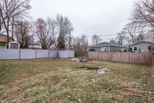 Building Photo - 510 Forest Glen Dr