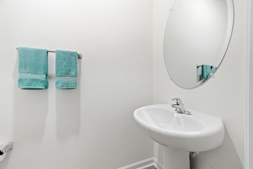 Building Photo - 1615 Independence Blvd