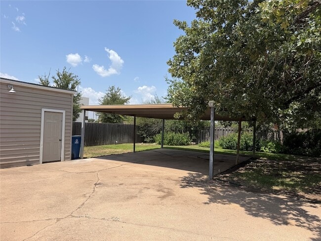 Building Photo - 3412 Timberline Dr