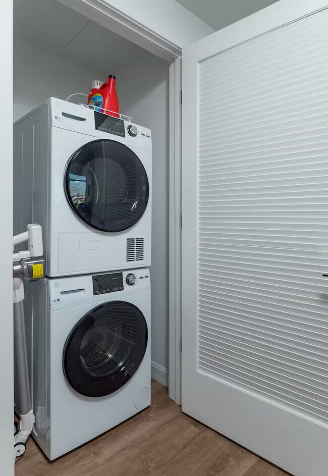 Building Photo - 360 Foley St