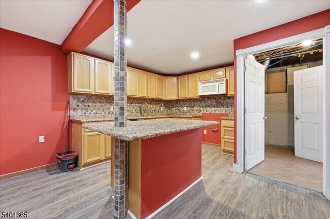 Building Photo - 274 Crawford Terrace