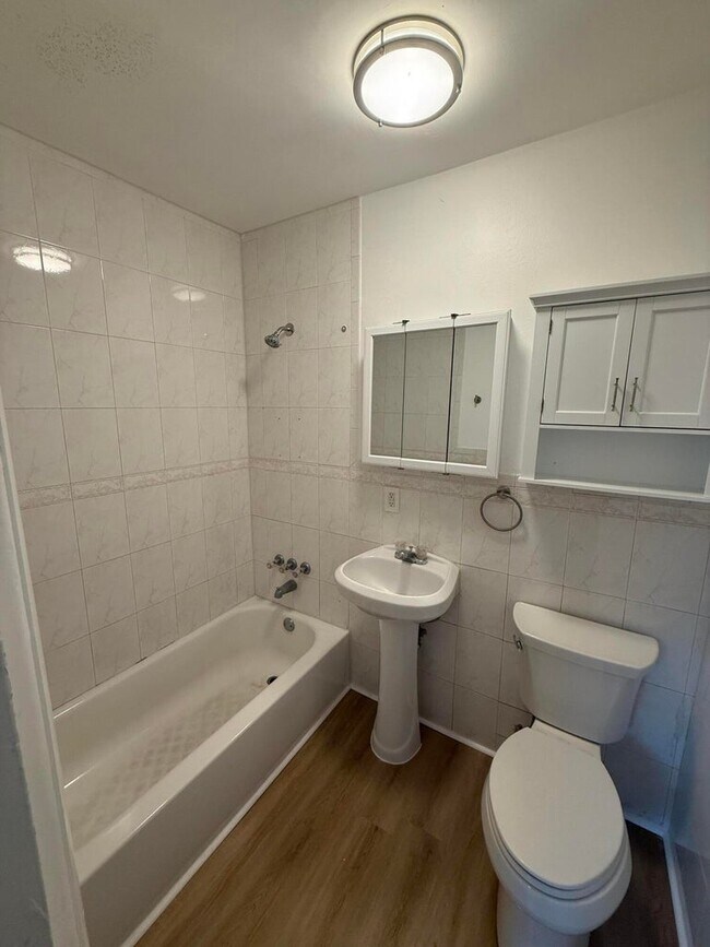 Building Photo - 5604 Garden Ave