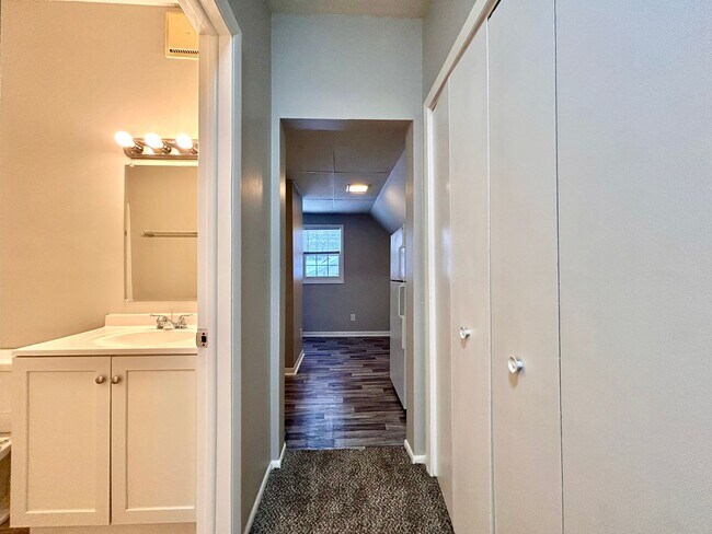 Building Photo - 1461 Leahy St