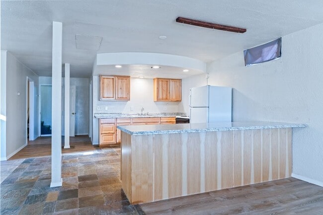 Building Photo - 1453 Luna Ln