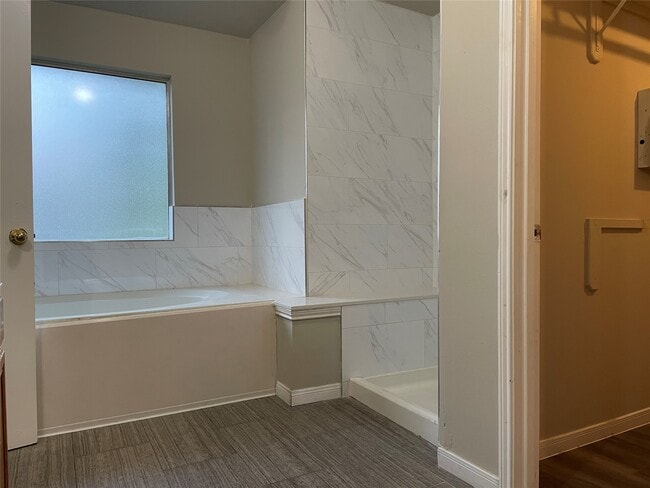 Building Photo - 6614 Amberfield Ln
