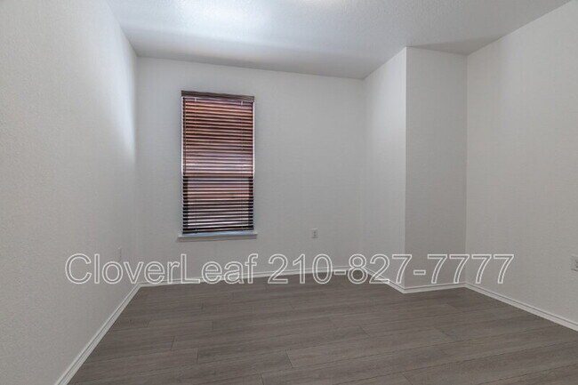 Building Photo - 7422 Bluebonnet Bay