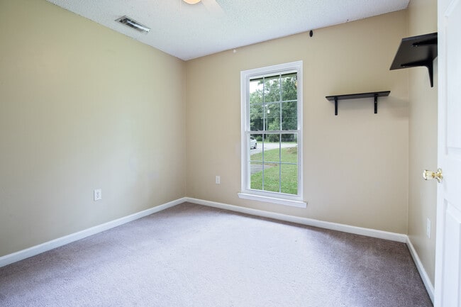 Building Photo - 268 Cartertown Rd