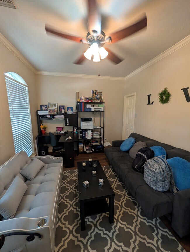 Building Photo - 130 Songful Woods Pl