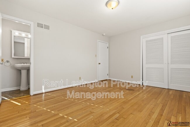 Building Photo - 152 Bayberry Rd