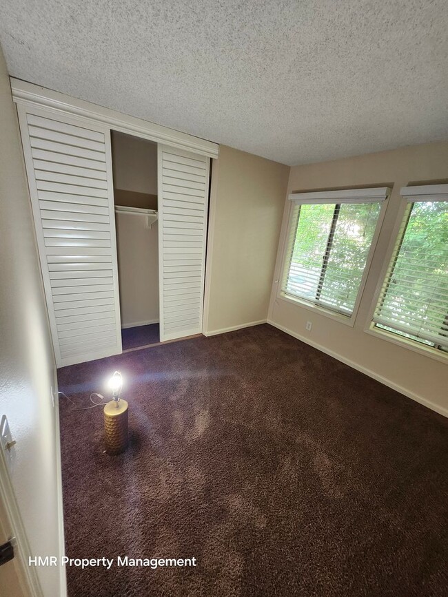 Building Photo - *MOVE-IN SPECIAL* Spacious 3-Bedroom Condo