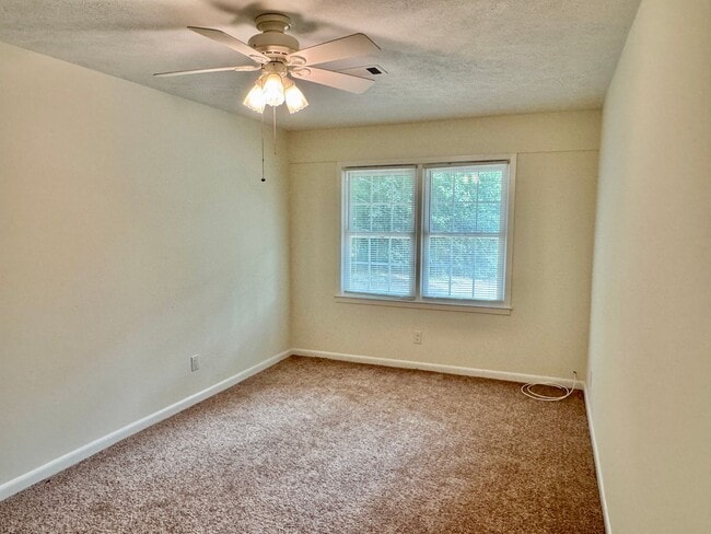Building Photo - Charming 3-Bedroom Home with Oversized Patio