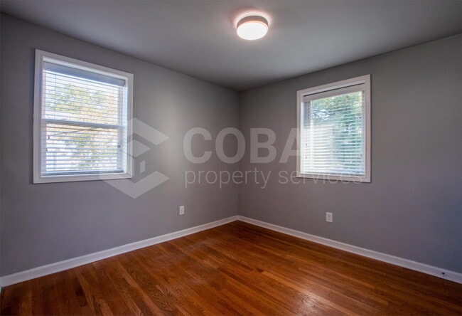 Building Photo - 271 Glen Iris Dr NE