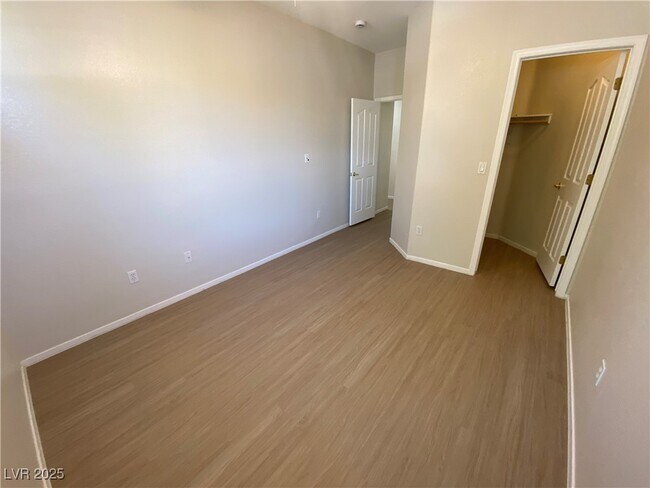 Building Photo - 2754 Grande Valley Dr
