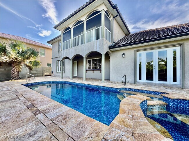 Building Photo - 14370 McGregor Blvd
