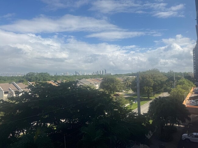 Building Photo - 2450 NE 135th St