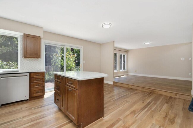 Building Photo - 2718 Granada Hills Dr