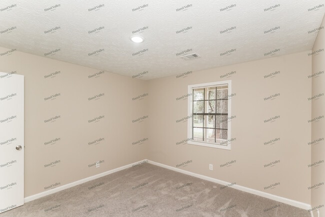 Building Photo - 621 Blue Flag Ln
