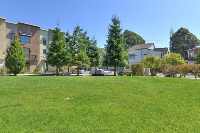 Building Photo - Exceptional End-Unit Townhome in Sterling Park – Palo Alto Living at Its Best!