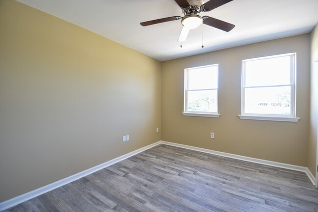 Building Photo - 217 Belle Terre Blvd