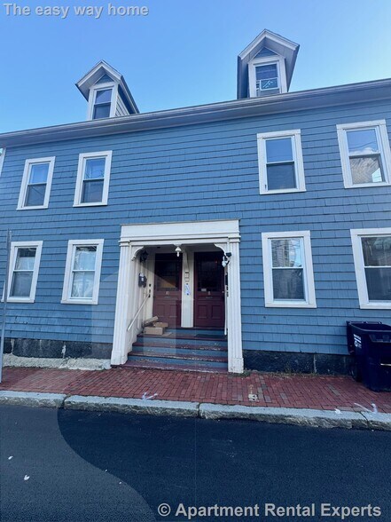 Building Photo - 8 Allen St