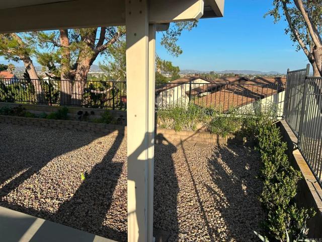 Building Photo - 1404 Highridge Dr