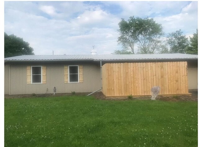 Building Photo - 4-bedroom, 2.5-bathroom HOME FOR RENT!