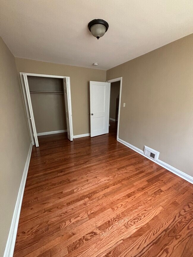 Building Photo - 3 Bedrooms plus Finished basement