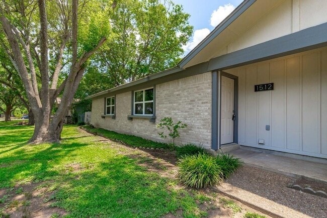 Building Photo - 1512 Luray Dr
