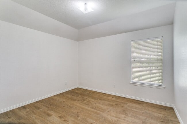 Building Photo - 2625 Royal Birkdale Dr